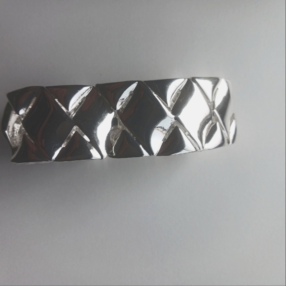 Beautyful silver bracelet one size fits all - Picture 1 of 3